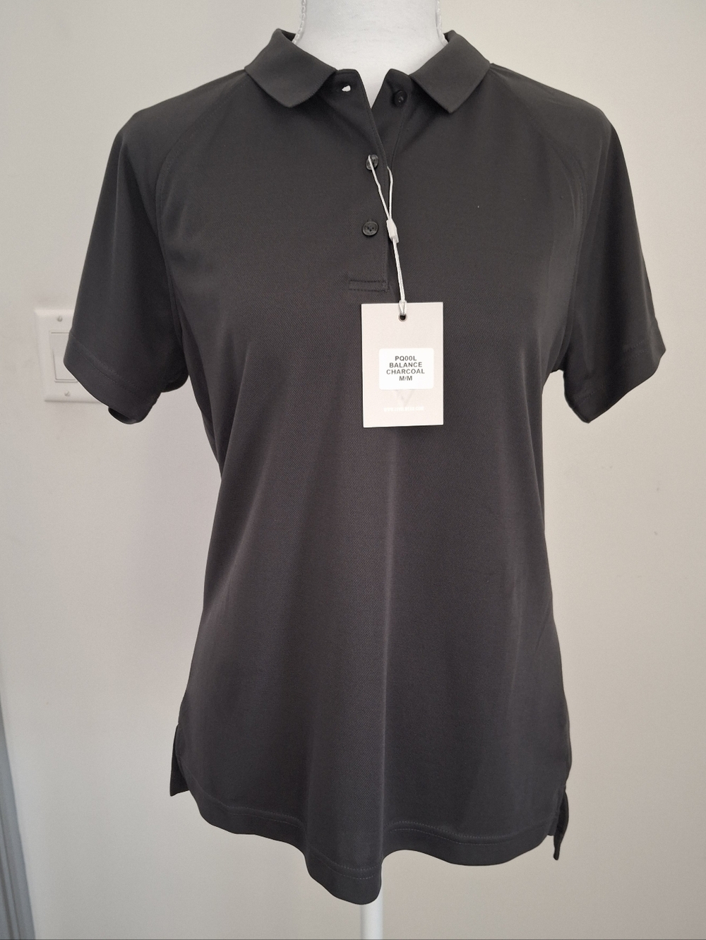 Sale 🤑Women’s NWT Charcoal Button-Down Polo Shirt. Ladies Medium . Small Snag